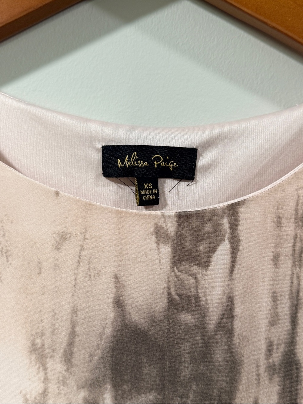 Melissa Paige Women’s Taupe and Beige Abstract Tie-Dye Dolman Top Size XS - Picture 2 of 7